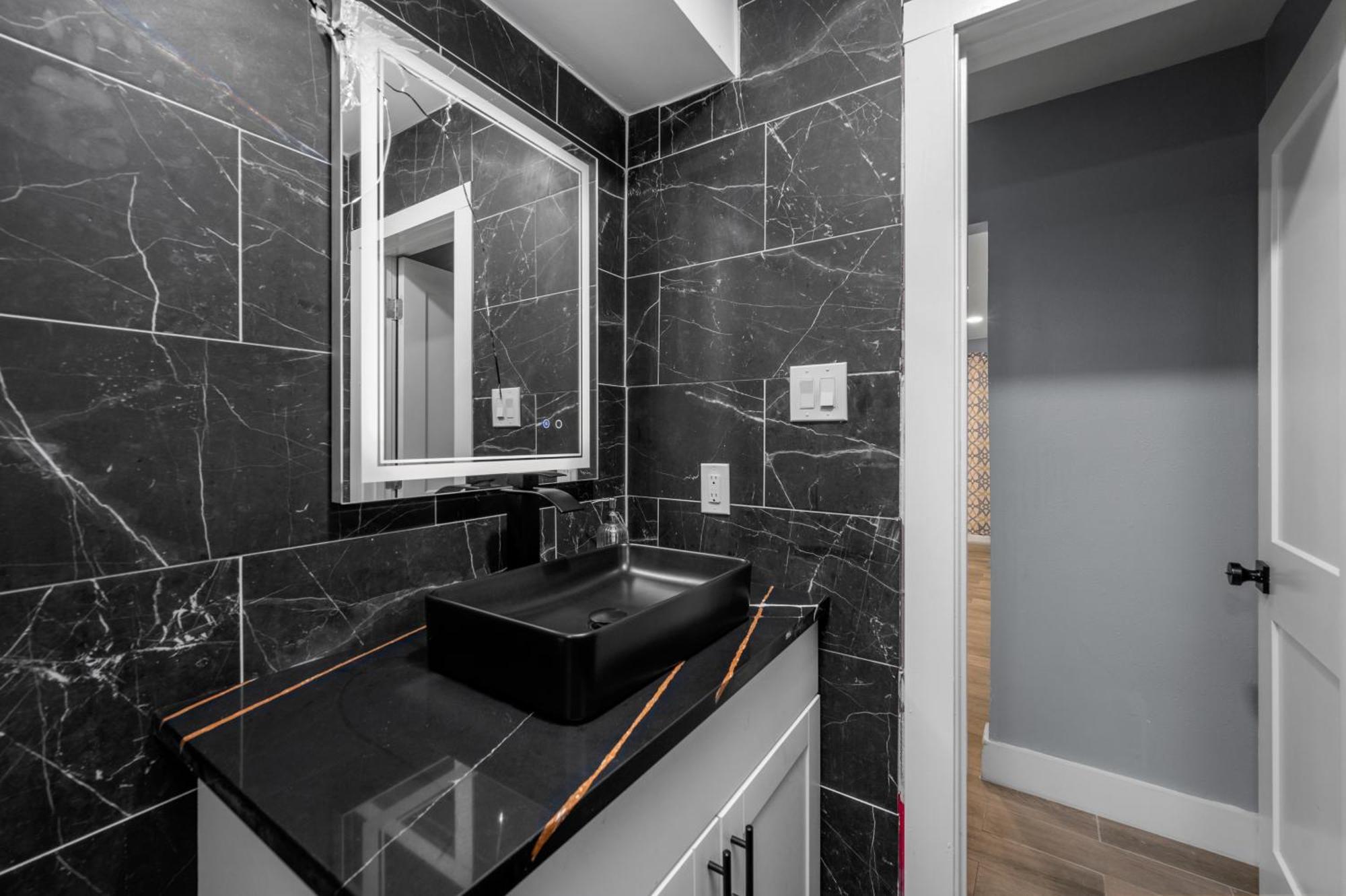 Modern Heights Apartment With Pool Houston Bagian luar foto
