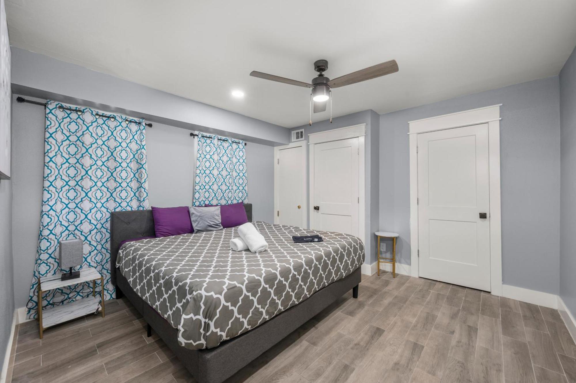Modern Heights Apartment With Pool Houston Bagian luar foto