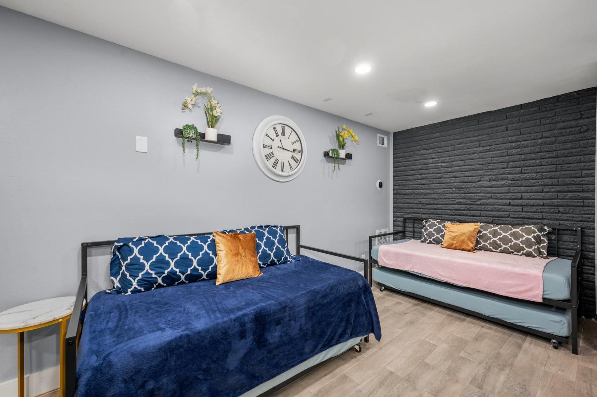 Modern Heights Apartment With Pool Houston Bagian luar foto